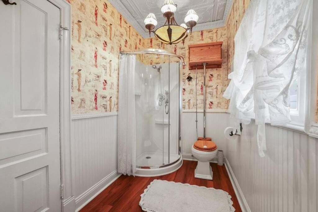 Charming Victorian Home - 2 Minutes To Downtown Ланкастър Екстериор снимка