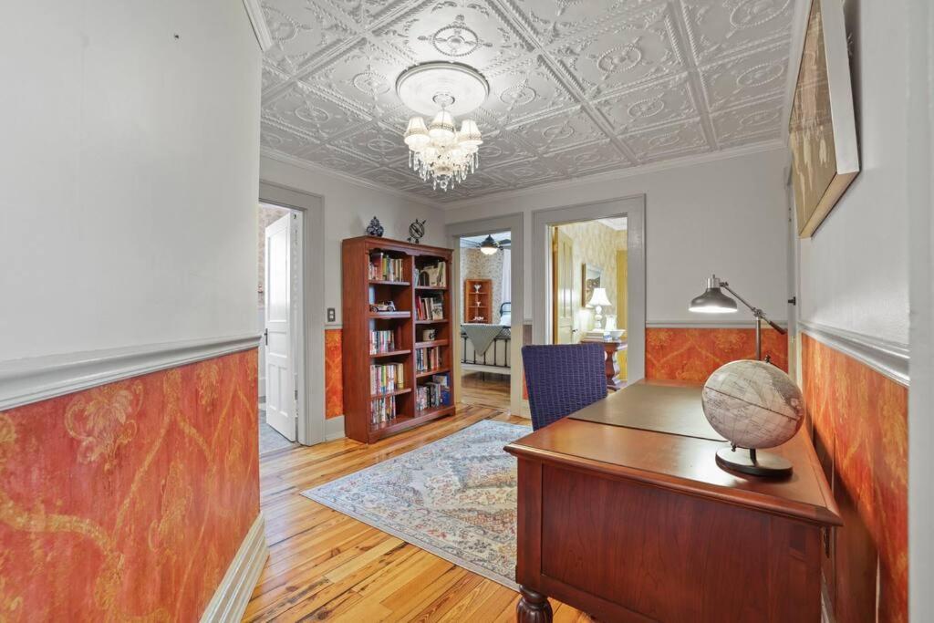 Charming Victorian Home - 2 Minutes To Downtown Ланкастър Екстериор снимка