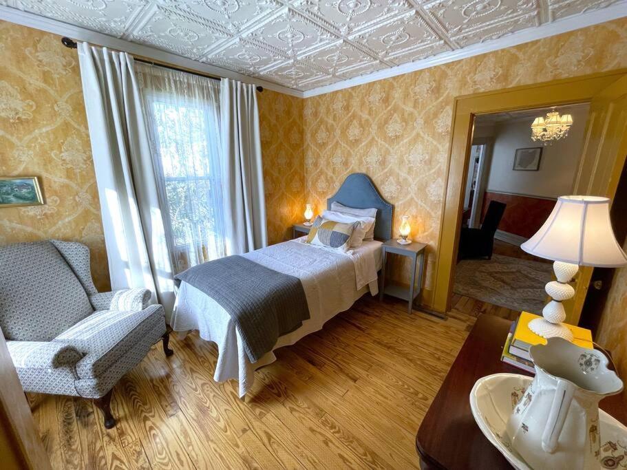 Charming Victorian Home - 2 Minutes To Downtown Ланкастър Екстериор снимка