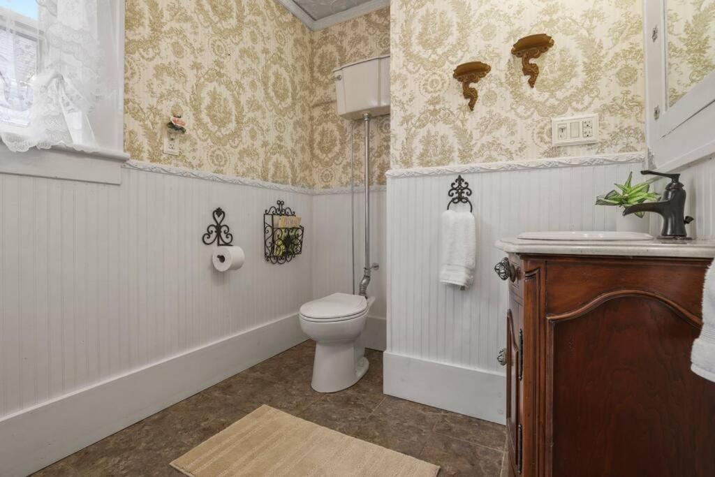 Charming Victorian Home - 2 Minutes To Downtown Ланкастър Екстериор снимка